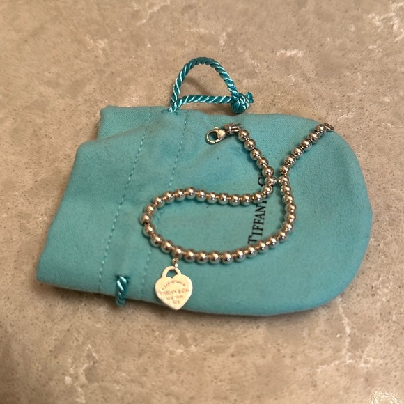 Only worn twice return to Tiffany silver beaded bracelet like new condition - Picture 1 of 3